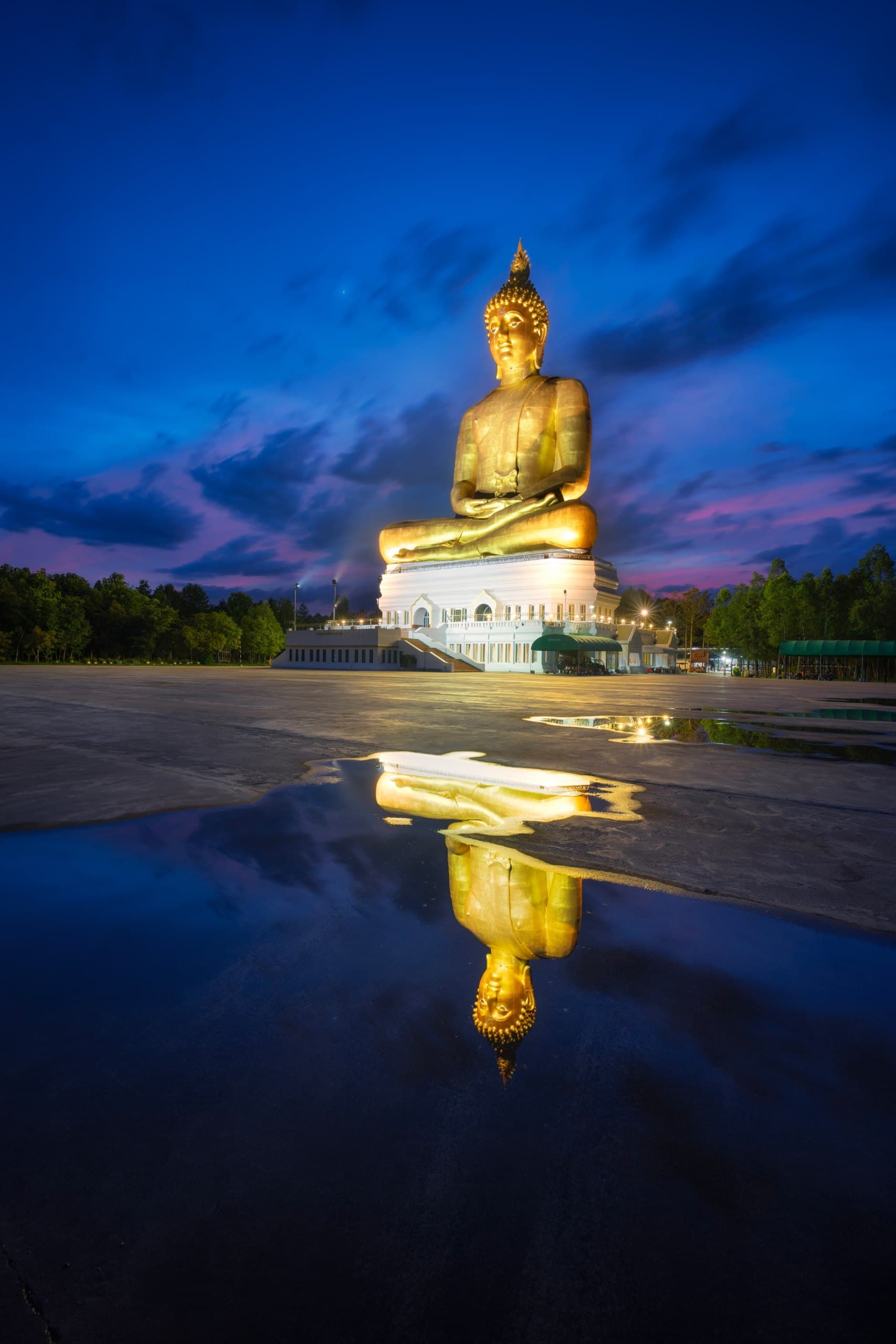 วัดป่าหนองแซง: พระใหญ่ ป่าสงบ ธรรมชาติบำบัดใจ