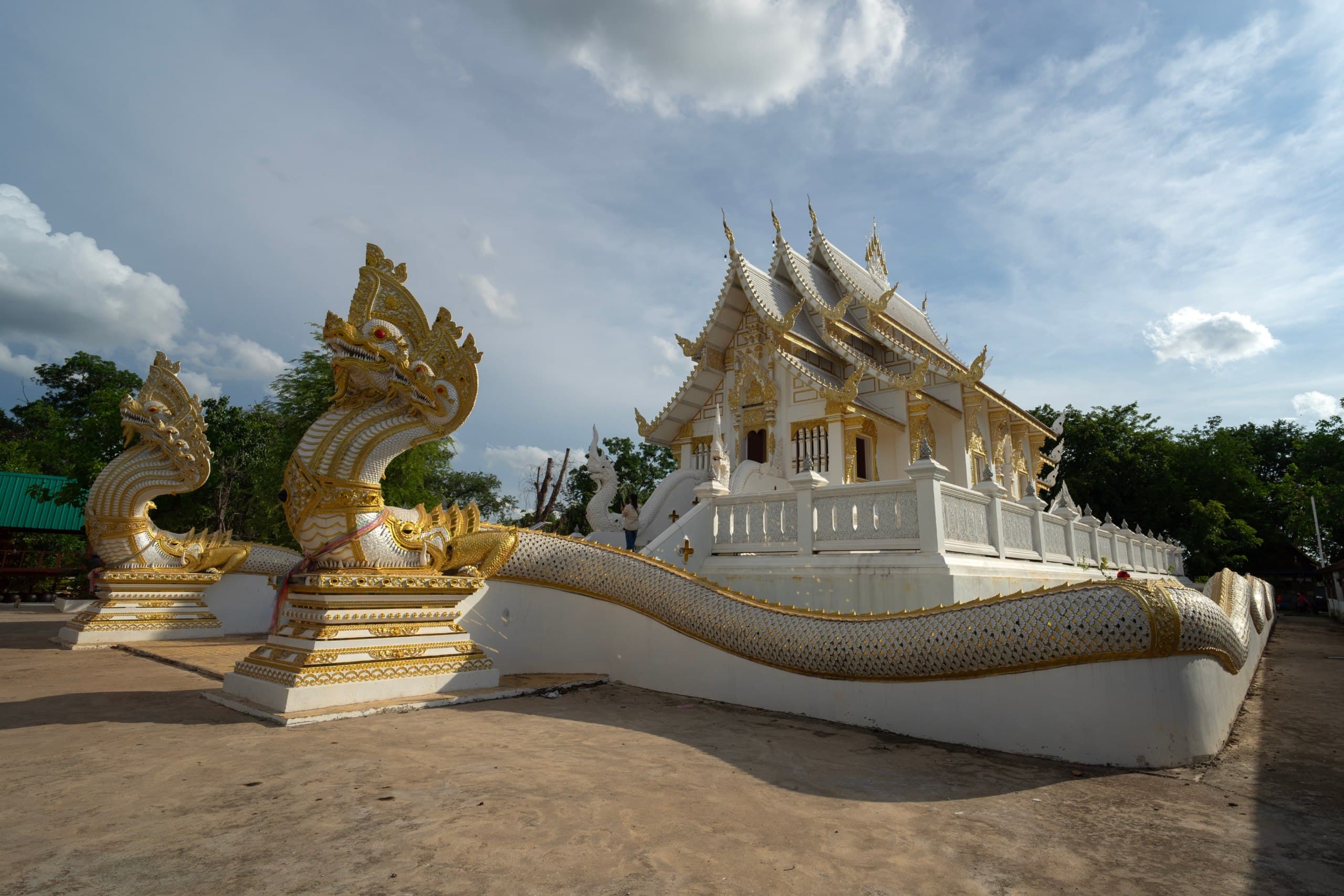 วัดศิริสุทโธ คำชะโนด:ดินแดนศักดิ์สิทธิ์ พญานาค โชคลาภ